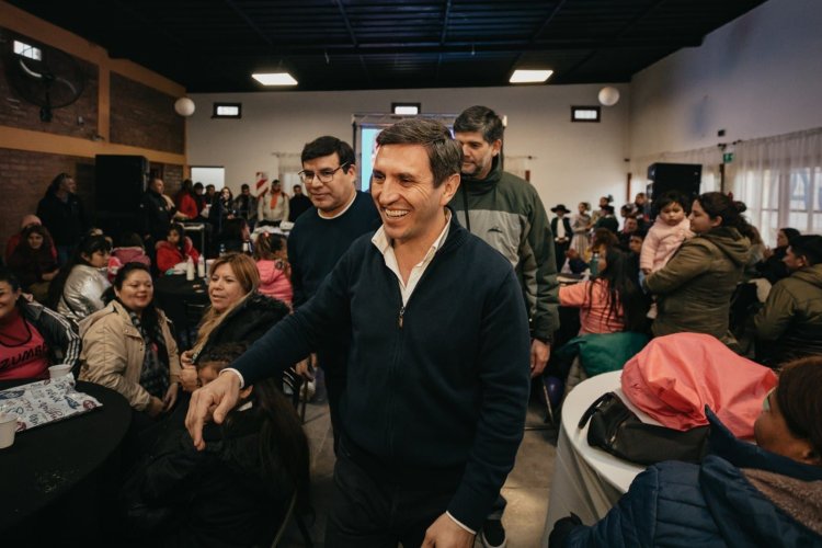 Andino estuvo en San Martín y 9 de Julio y apunto al crecimiento de la construcción de viviendas en la provincia