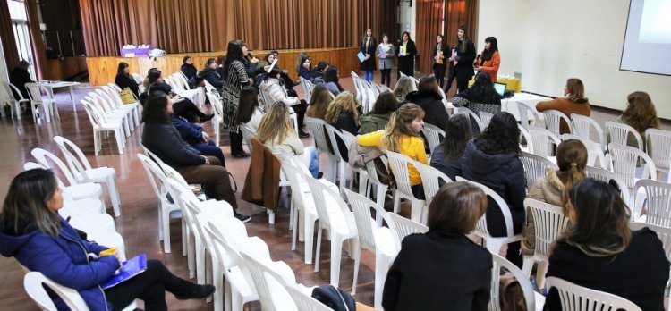Presentaron a docentes secundarios la herramienta “Expresate”