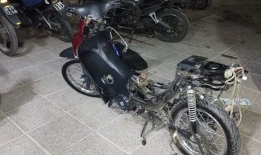 Lo atropella una camioneta y el motociclista muere camino al hospital