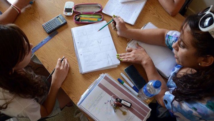 Estudiantes de Rivadavia tendrán clases de apoyo gratis