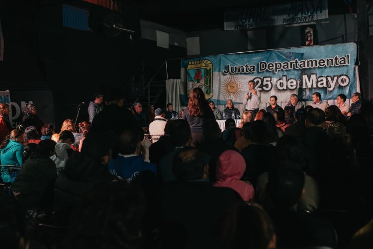 Sergio Uñac se reunió con dirigentes de 25 de Mayo