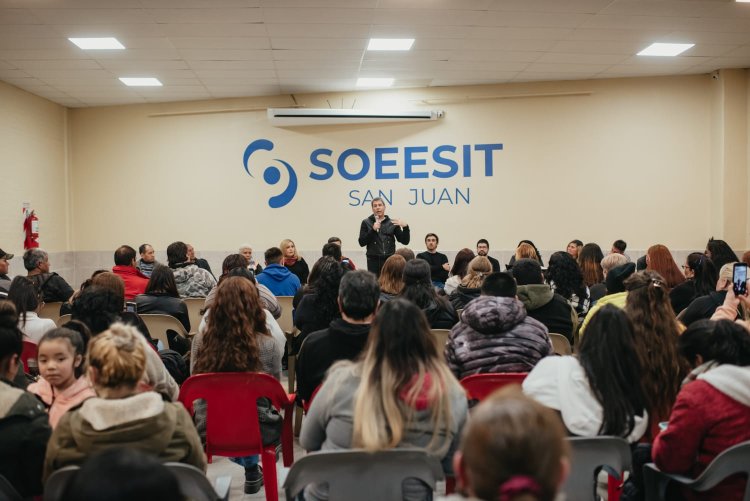 Sergio Uñac se reunió con dirigentes sociales en Capital