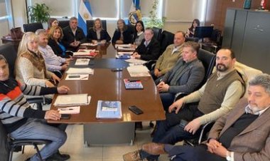 Paritaria docente: Gobierno ofreció un piso salarial de $200.000