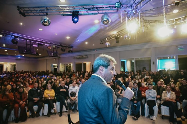 Sergio Uñac junto a líderes sanjuaninos, con la mirada en San Juan