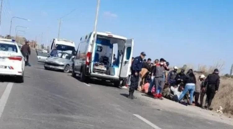 Choque entre una combi que trasladaba menores con discapacidad  y un auto