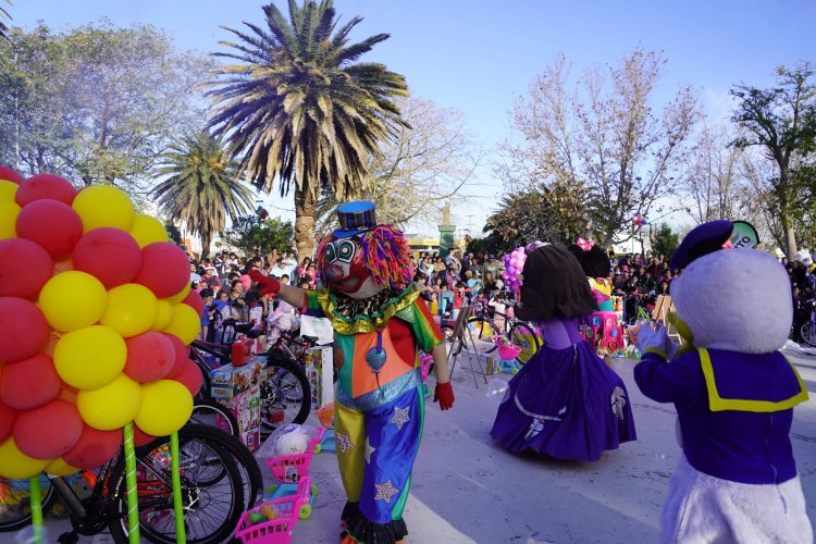 Plaza La Libertad vibró con más de 10 mil personas en los festejos por el Día de las Infancias
