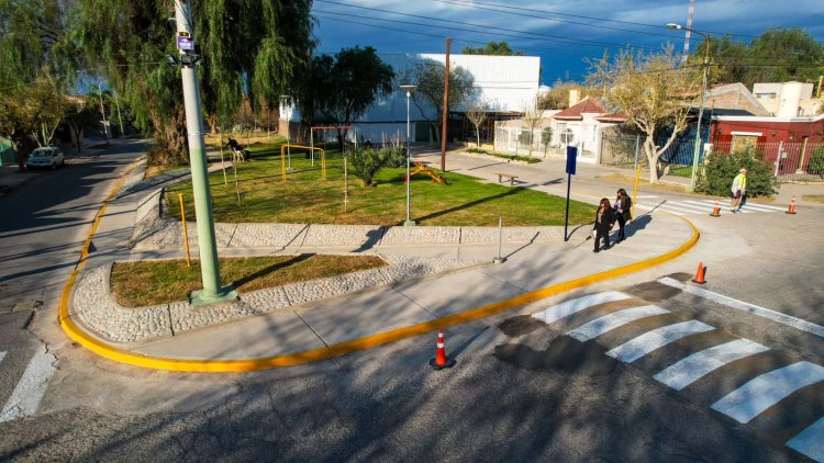 Baistrocchi inauguró la plaza n° 37 recuperada en Capital