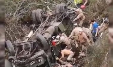 Volcó un camión del Ejército en San Martín de los Andes: hay muertos