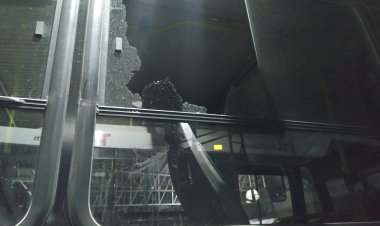 Destrozan un colectivo TEO de la Red Tulum