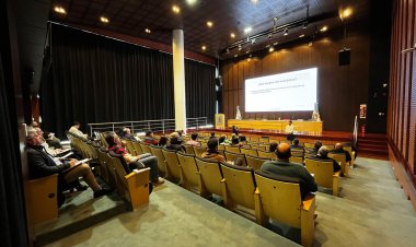 Capacitación en atención al usuario para el personal legislativo