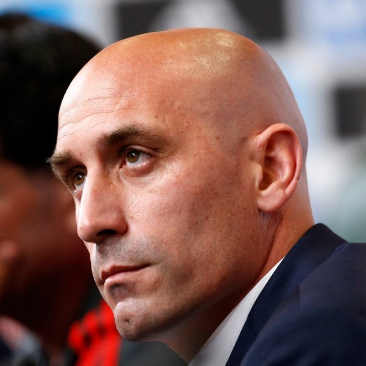 Luis Rubiales renunció a la presidencia de la Federación Española