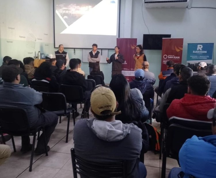 Capacitaron en el Manejo de Tractores a 70 personas