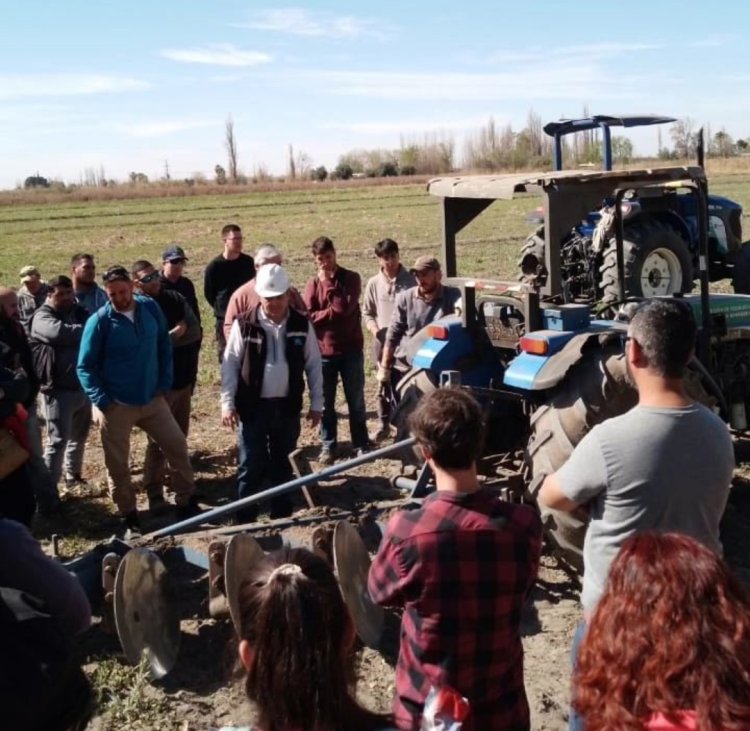 Capacitaron en el Manejo de Tractores a 70 personas