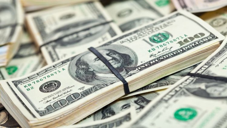 El dólar "blue" se disparó tras el endurecimiento del cepo cambiario
