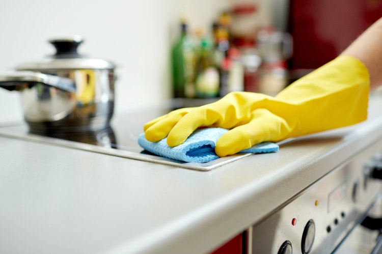 Acuerdan una mejora salarial de 34% para personal de casas particulares