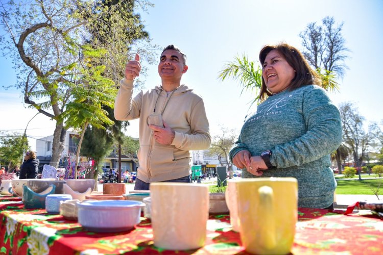Feria de emprendedores en Chimbas para buscarle el regalo a mamá