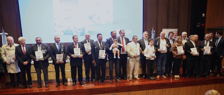Presentaron el libro “Relatos y testimonios de veteranos de guerra sanjuaninos”