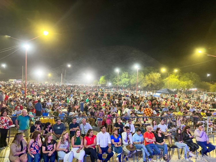 La Peña del Asador hizo historia al coronar por primera vez a una mujer