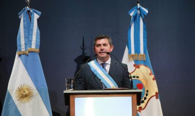 Marcelo Orrego recibió los atributos y tomó juramento a su Gabinete