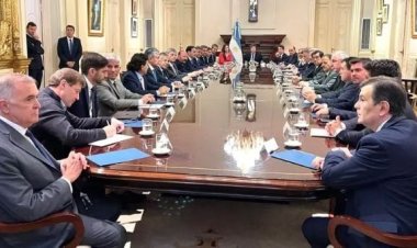 Milei confirmó a los gobernadores que restablecerá el Impuesto a las Ganancias por un año
