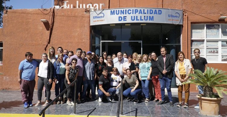 Emotiva Despedida a Leopoldo Soler por parte de todos los empleados municipales