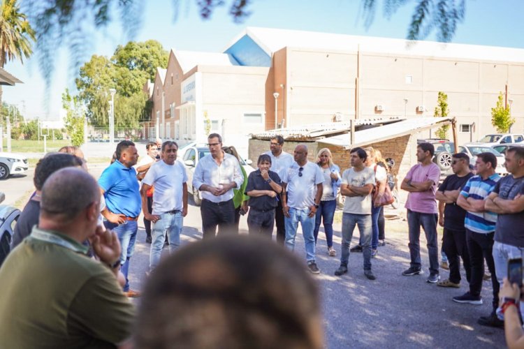 Junto a  trabajadores del municipio, Munisaga destacó el compromiso con el vecino de Rawson