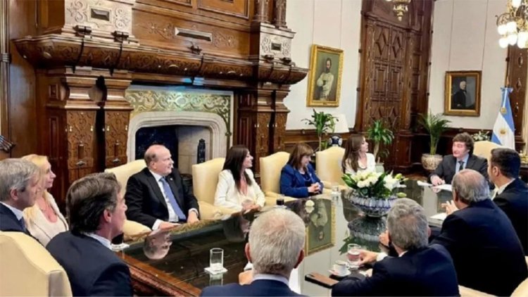 El Gobierno prepara un DNU vinculado con "la desregulación" de la economía