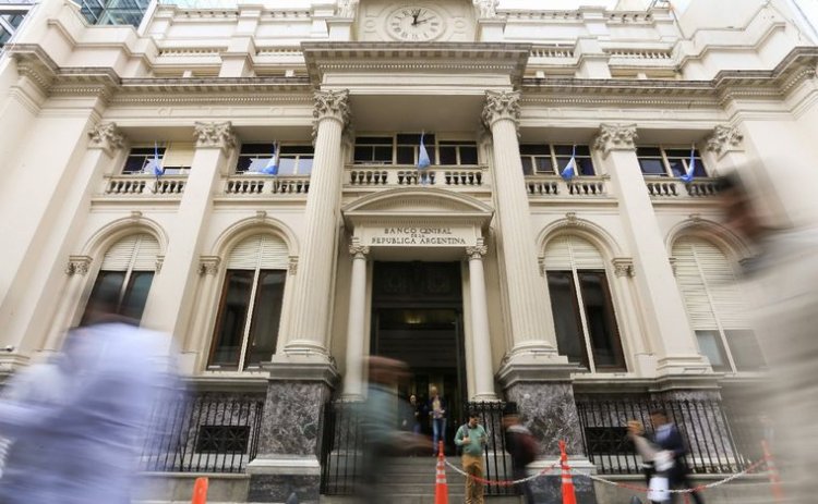 Autorizan por decreto emitir dos billones de pesos para 2024