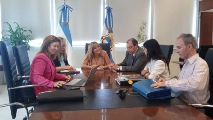 Educación tuvo el primer encuentro con los gremios docentes