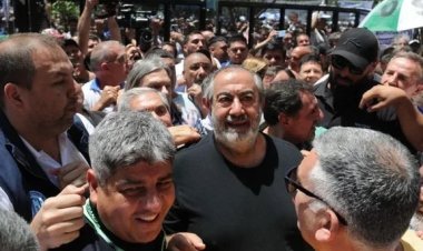 Minuto a minuto del paro general contra Milei: las centrales sindicales salen a la calle