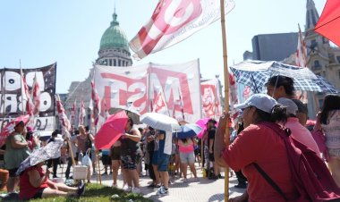 Máxima tensión: organizaciones protestan contra la Ley Ómnibus