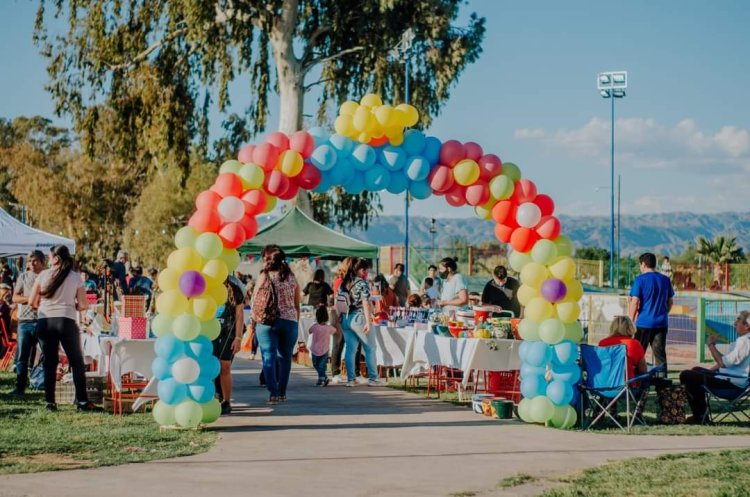 Caucete celebra la llegada de los Reyes con una feria de emprendedores