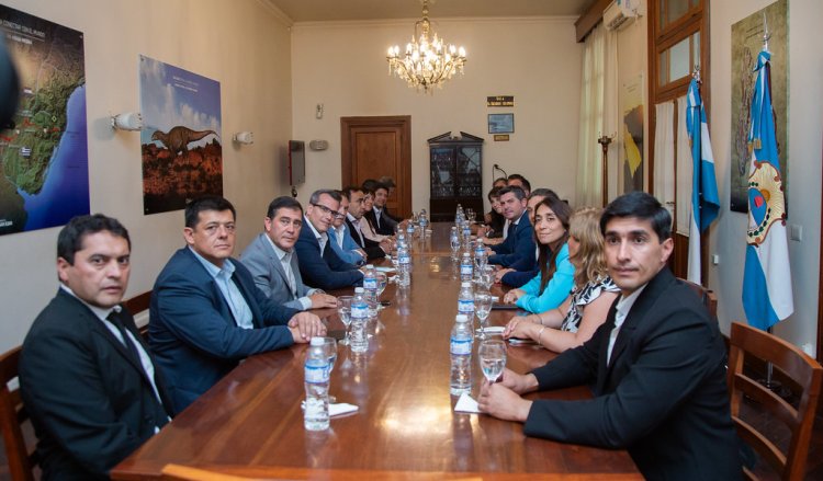 Intendentes peronistas rechazan el veto de Orrego al cambio de la ley de coparticipación