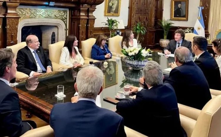 El presidente Javier Milei y sus ministros evalúan cómo seguir tras el fallo judicial