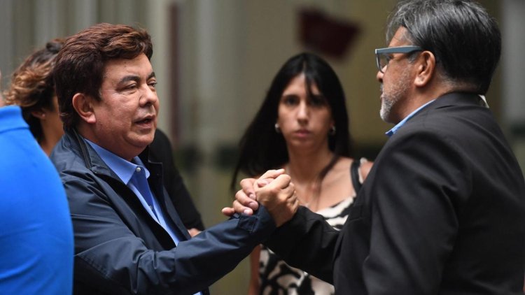 La Justicia dio curso al amparo de 500 intendentes contra el DNU de Milei