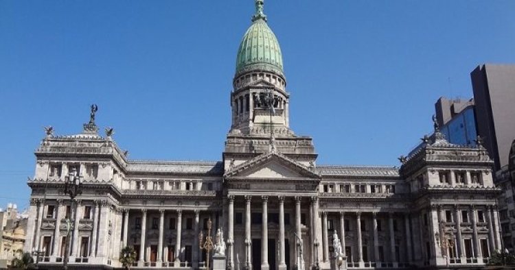 El déficit fiscal llegó al 3,2% del PBI en 2023