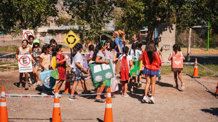 Los chicos de las Colonias de Verano de Pocito aprenden seguridad vial jugando