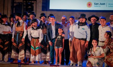 Orrego presenció el espectáculo "San Juan brilla alto 2024"