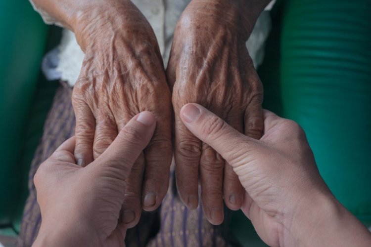 Cuidadores domiciliarios a disposición de las personas mayores
