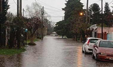 Kicillof recorrió los centros de evacuados por el temporal