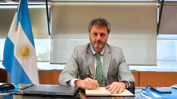 Milei echó al secretario de Trabajo, Omar Yasin, por los aumentos de sueldo en el Ejecutivo