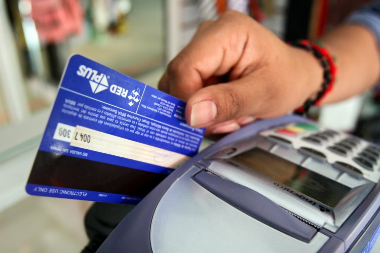 Oficializan  el cambio en la forma de abonar los consumos con tarjetas