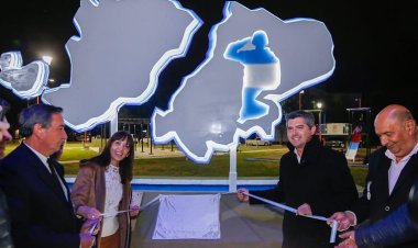 Recuperaron una plaza de Capital en la que inauguraron un monumento a Héroes de Malvinas