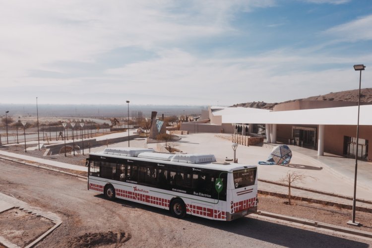 Gobierno hará mejoras en el transporte: colectivos eléctricos y optimización de recorridos