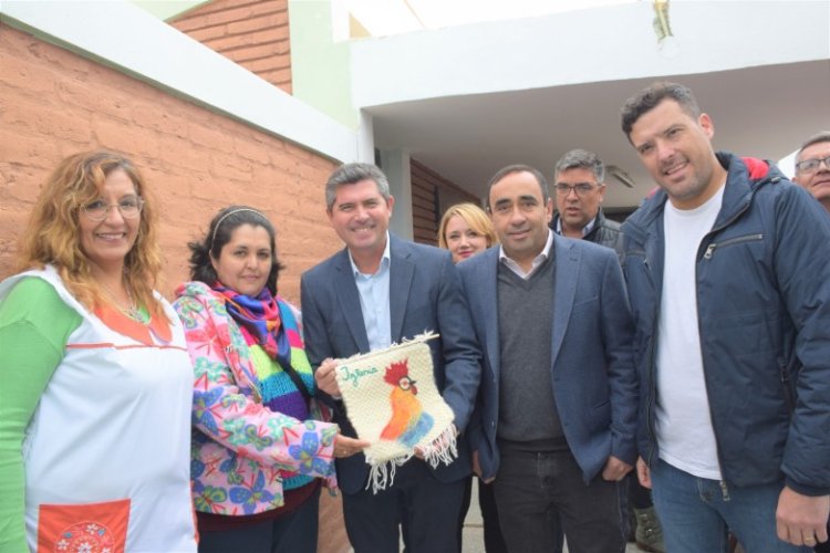 Emprendedores y artesanos de Iglesia se reunieron para presentar sus productos y servicios