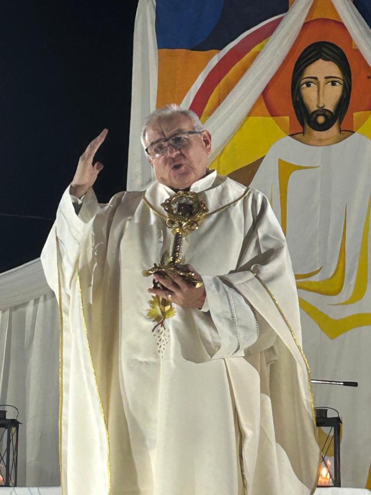 Una multitud celebró misa entorno a las reliquias del Santo Cura Brochero