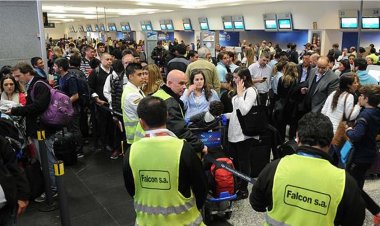 Aerolíneas Argentinas canceló 200 vuelos por el paro