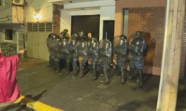 En Misiones: hubo fuertes incidentes frente a la casa del gobernador