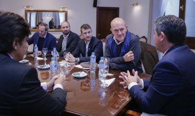 Orrego recibió a la máxima autoridad del BID en el país