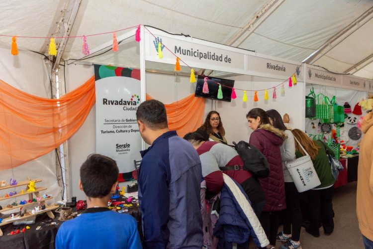 Lleno total el stand de Rivadavia en la Ferias de las Artesanías
